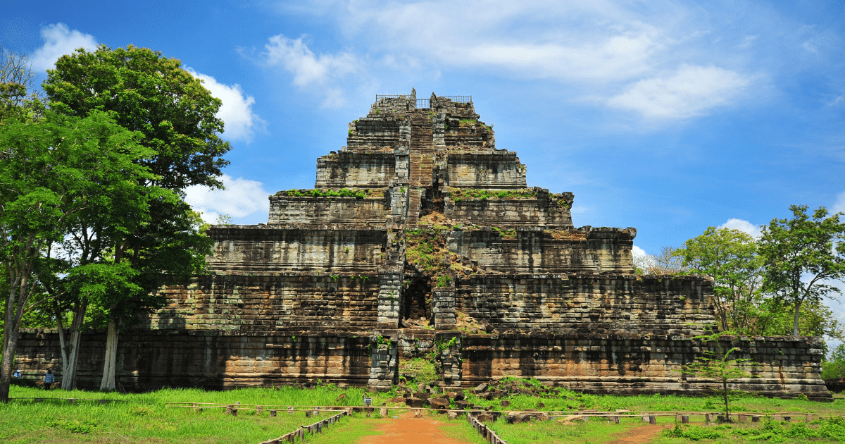 One of the main attractions of Koh Ker Temple is the Prasat Thom, a towering pyramid-like structure that offers panoramic views of the surrounding landscape. As you climb up the steep steps of Prasat Thom, you will be rewarded with a mesmerizing view of the dense jungle and the sprawling temple complex.