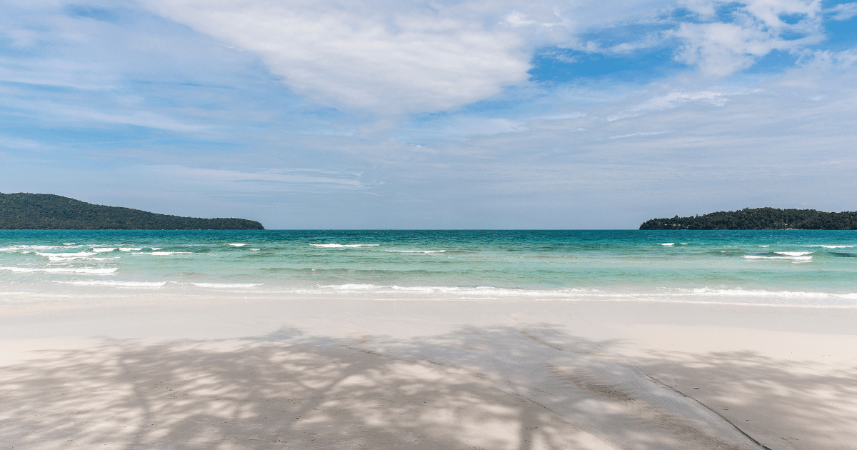 Koh Rong is a stunning island located off the coast of Sihanoukville, Cambodia. With its pristine white sandy beaches, crystal clear turquoise waters, and lush tropical forests, Koh Rong is a true paradise for nature lovers and beach enthusiasts.