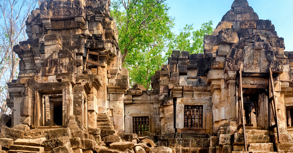 Wat Ek Phnom is a hidden gem that should not be missed by any traveler. This ancient temple complex offers a glimpse into the rich history and culture of the region, making it a must-visit destination for history enthusiasts and adventure seekers alike.